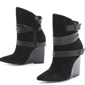 Alice & Olivia suede wedge heel bootie SZ 37 1/2